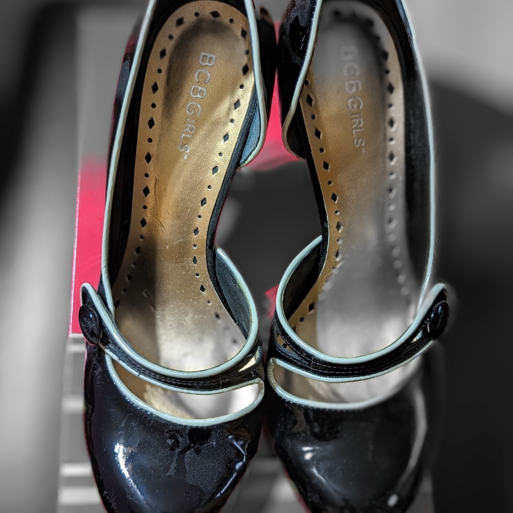 Black, patent, round toe, d'orsey pumps